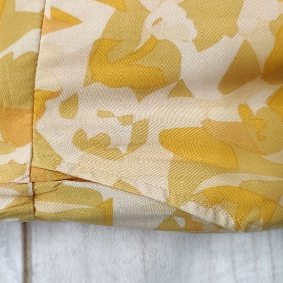 NINE West Mid Rise Shorts Size Medium - Picture 2 of 11